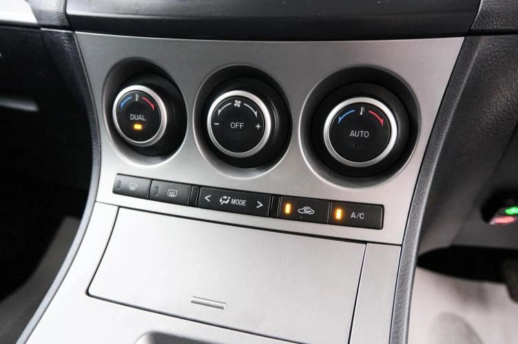 Mazda Axela 17 из 22