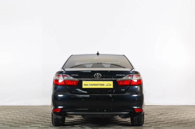 Toyota Camry 5 из 6