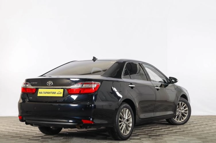Toyota Camry 6 из 6