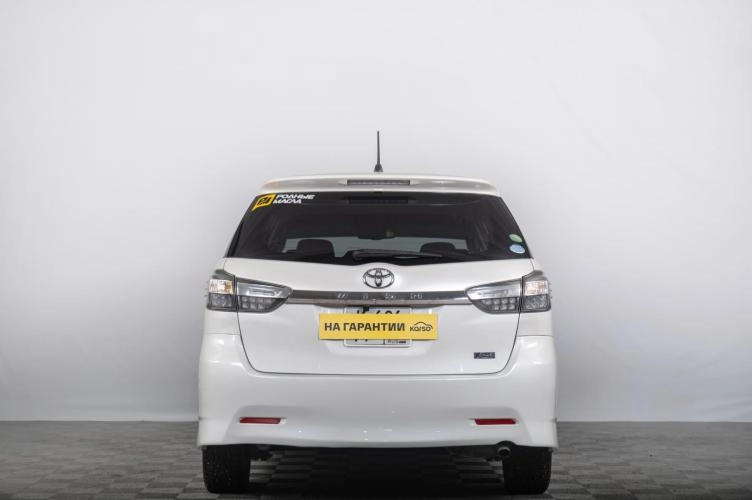 Toyota Wish 4 из 6