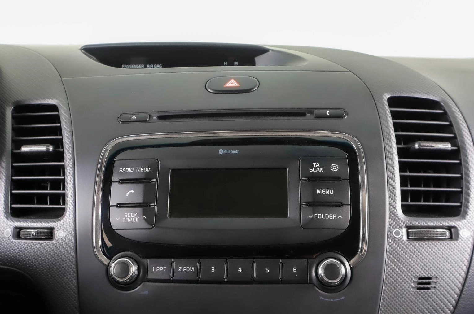 KIA Cerato 18 из 23