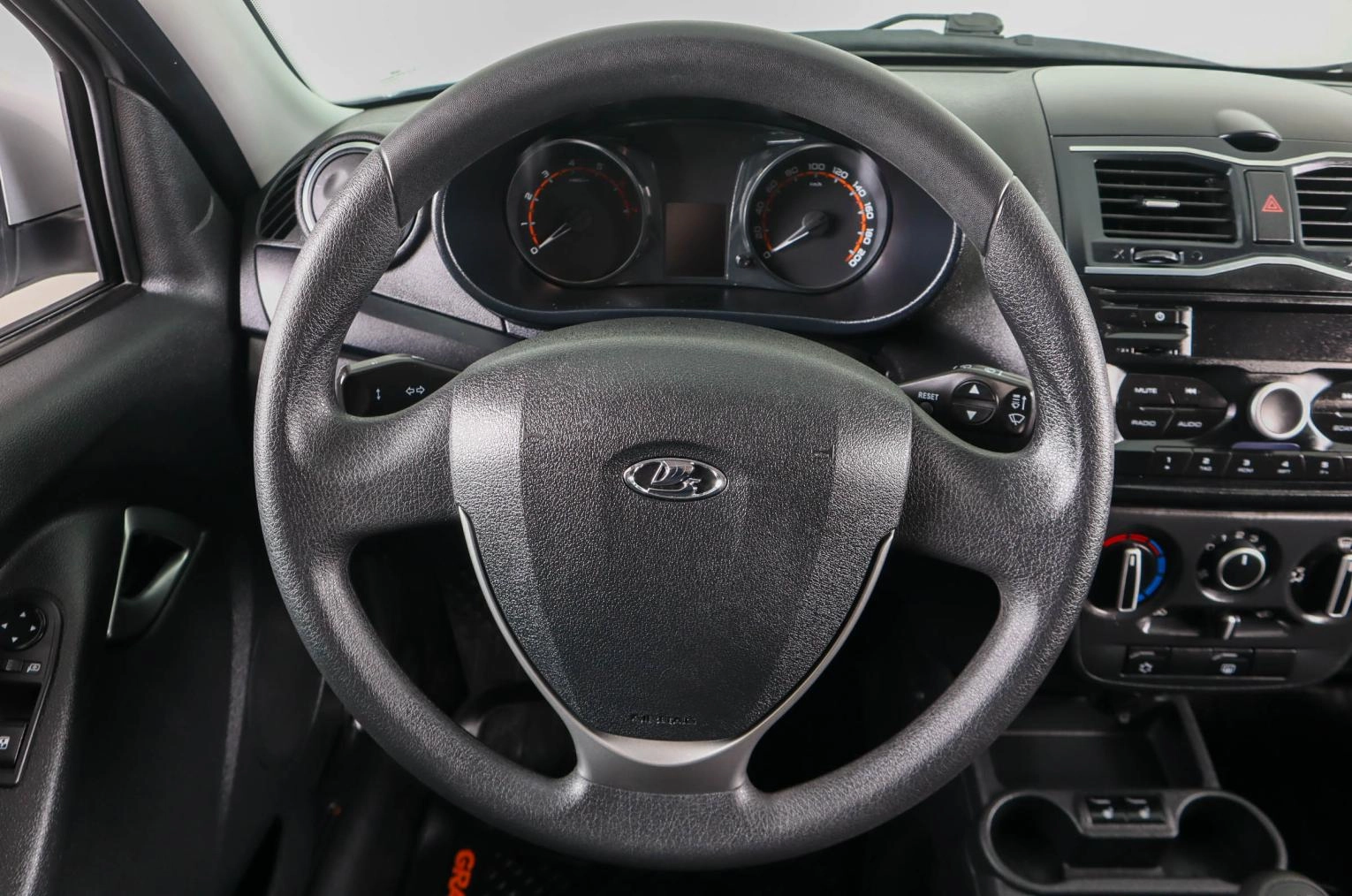 ВАЗ (LADA) Granta 15 из 21
