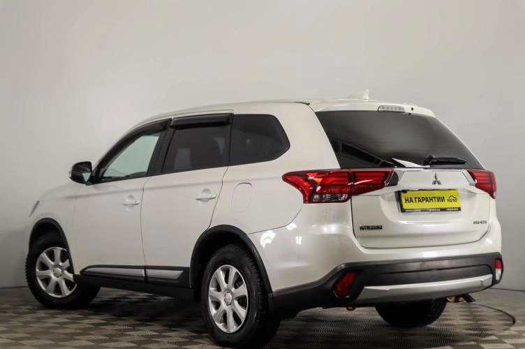 Mitsubishi Outlander 6 из 6