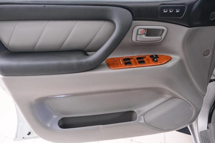 Toyota Land Cruiser 22 из 25