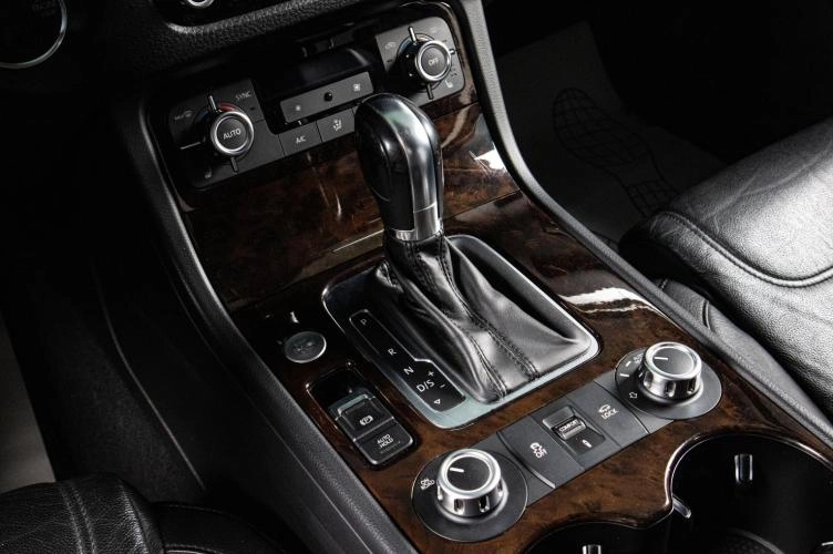 Volkswagen Touareg 16 из 19