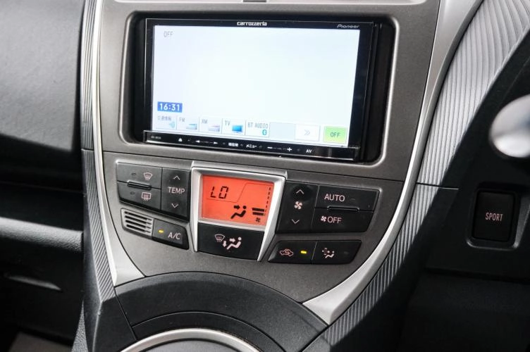 Subaru Trezia 15 из 21