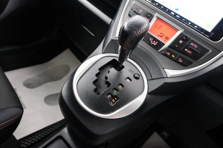 Subaru Trezia 16 из 21