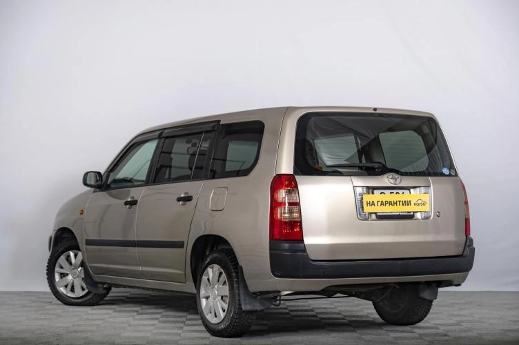 Toyota Succeed 5 из 6