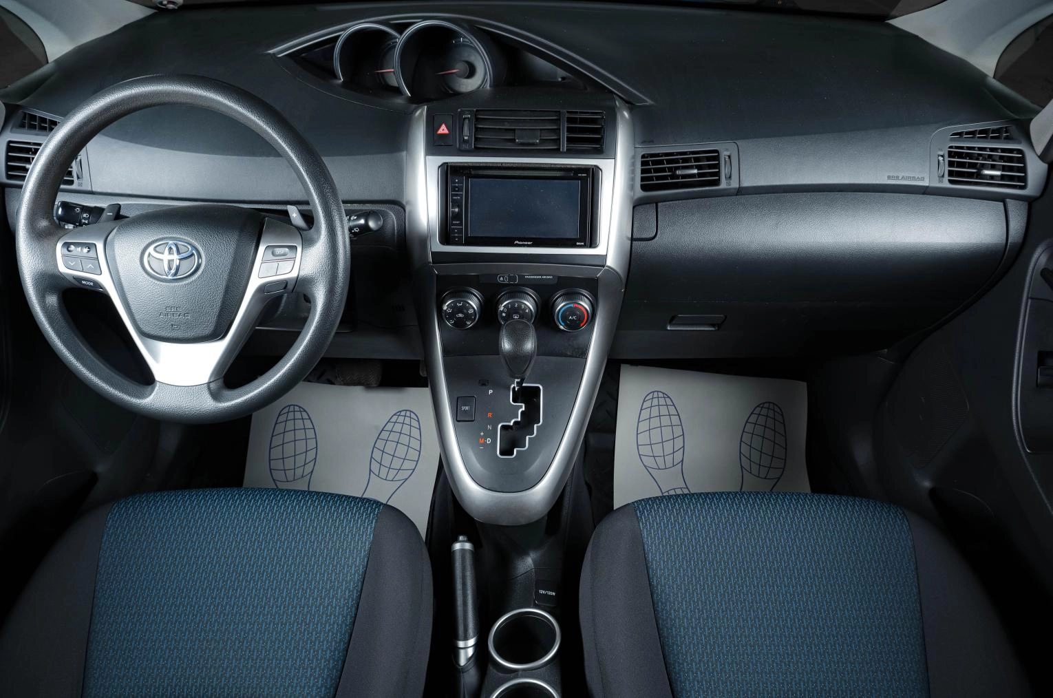 Toyota Verso 12 из 18