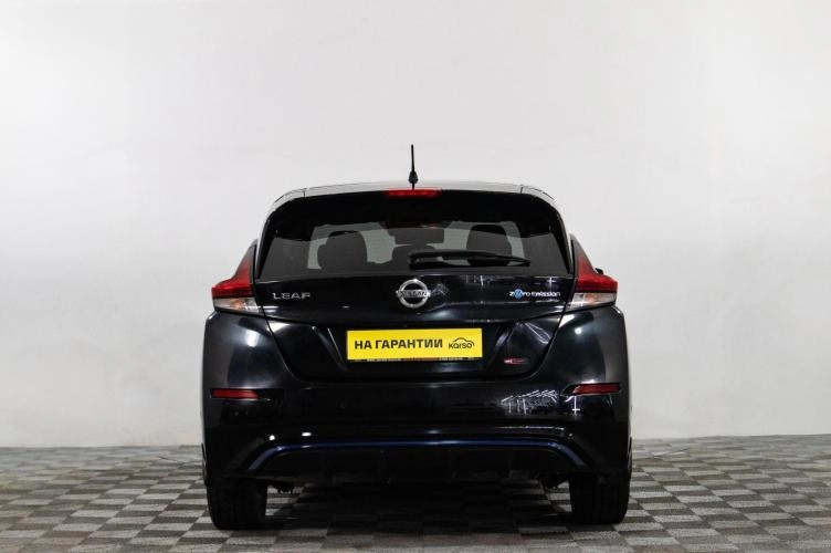 Nissan Leaf 5 из 6