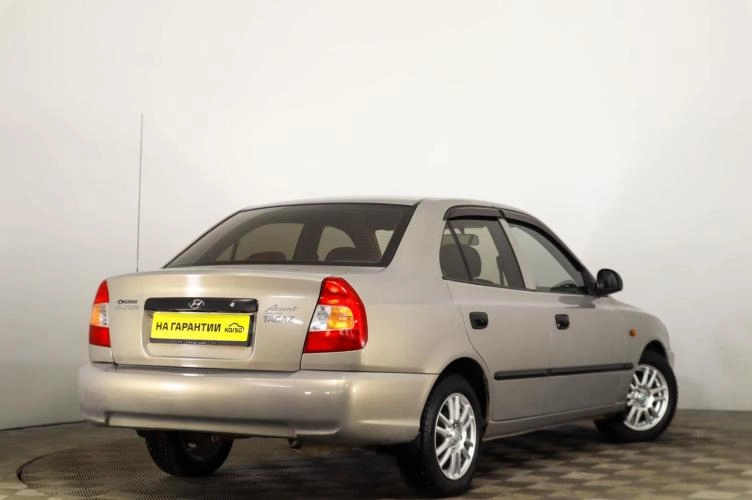 Hyundai Accent 4 из 6