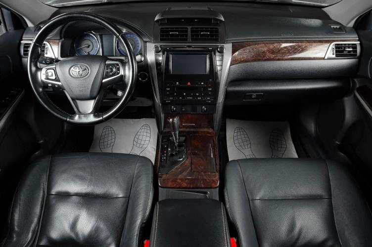Toyota Camry 12 из 19