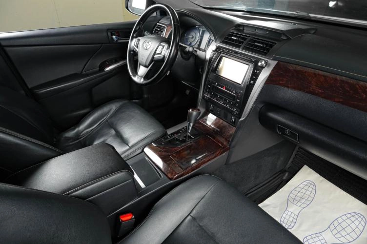 Toyota Camry 10 из 19