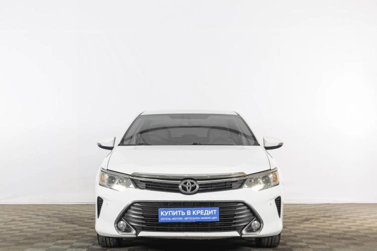 Toyota Camry 2 из 6