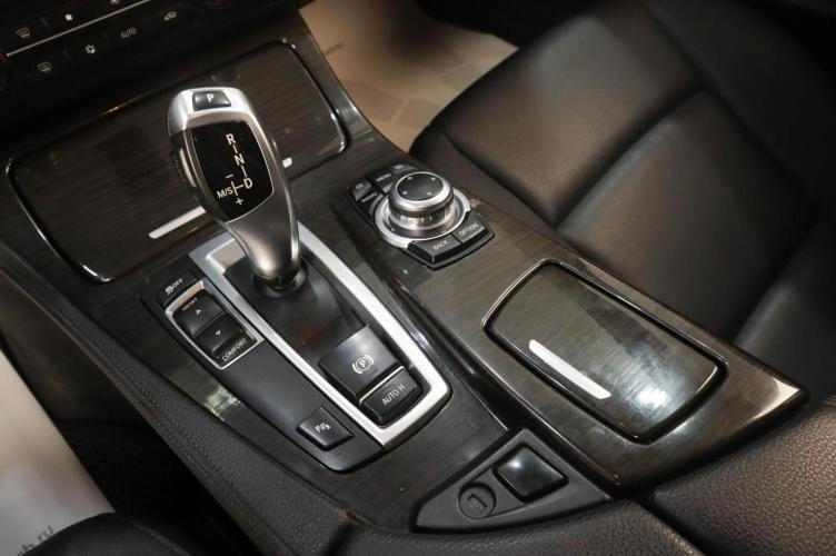 BMW 5 серия 17 из 18