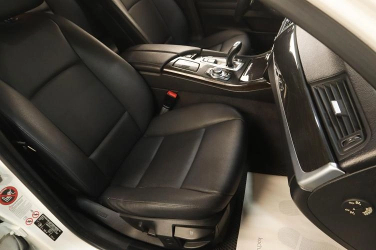 BMW 5 серия 10 из 18