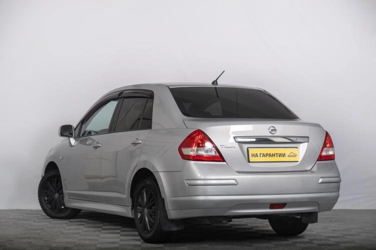 Nissan Tiida 5 из 6