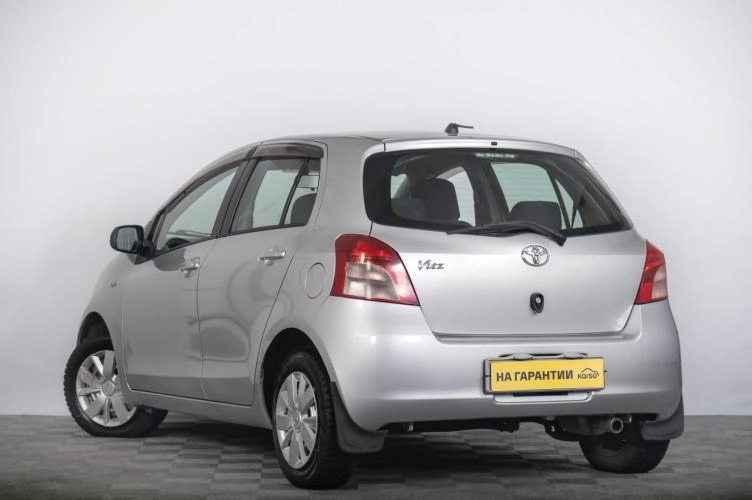 Toyota Vitz 5 из 6