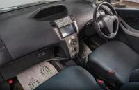 Toyota Vitz 15 из 17