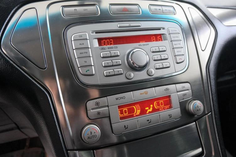 Ford Mondeo 15 из 22