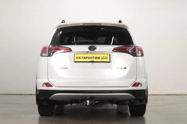 Toyota RAV4 5 из 6