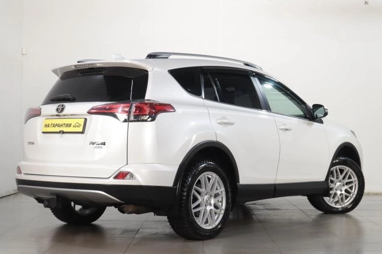 Toyota RAV4 6 из 6