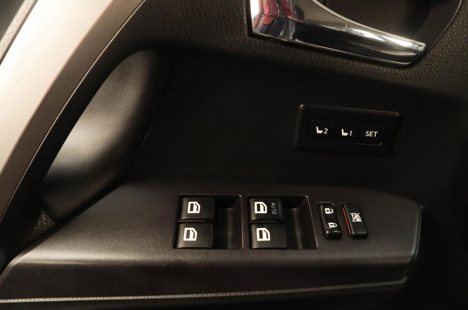 Toyota RAV4 7 из 17