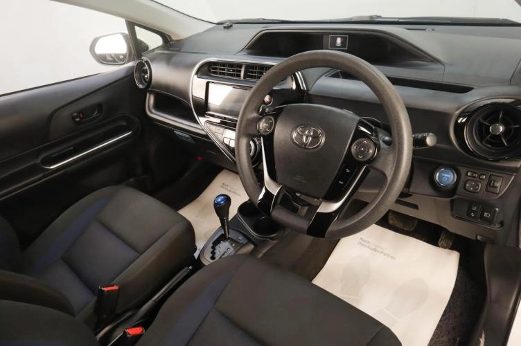 Toyota Aqua 10 из 19