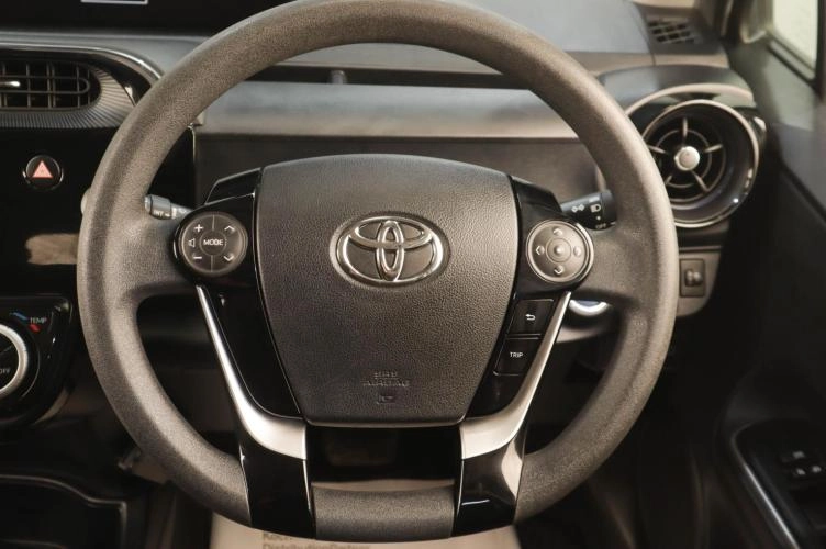 Toyota Aqua 12 из 19