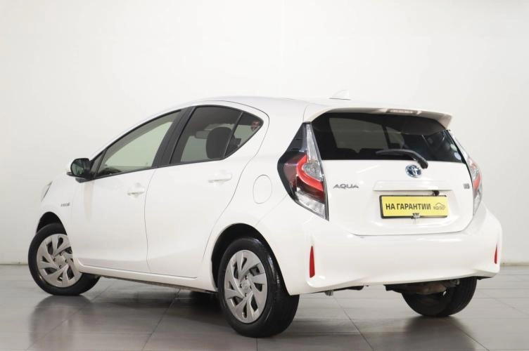 Toyota Aqua 6 из 6