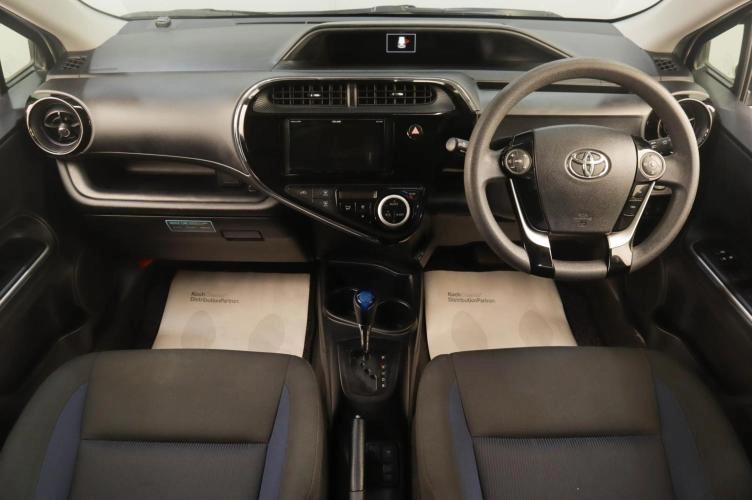 Toyota Aqua 9 из 19