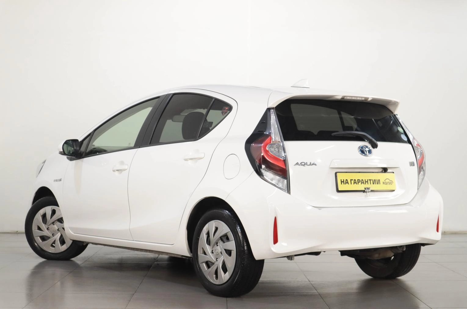 Toyota Aqua 6 из 19
