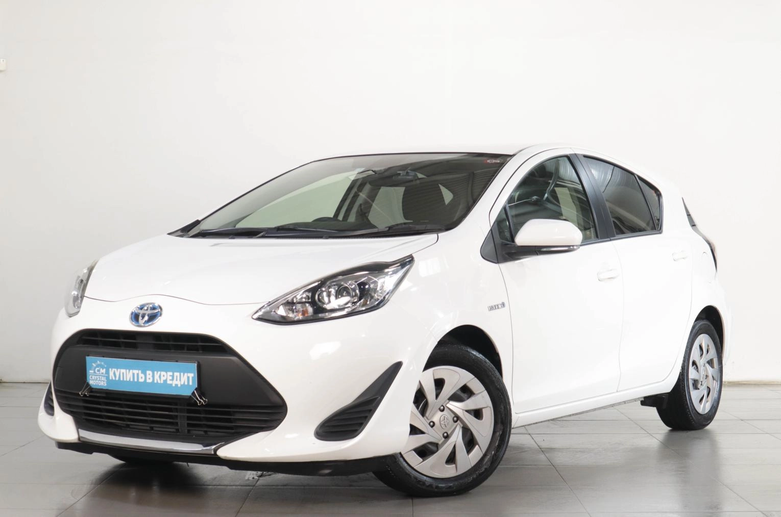 Toyota Aqua 3 из 19