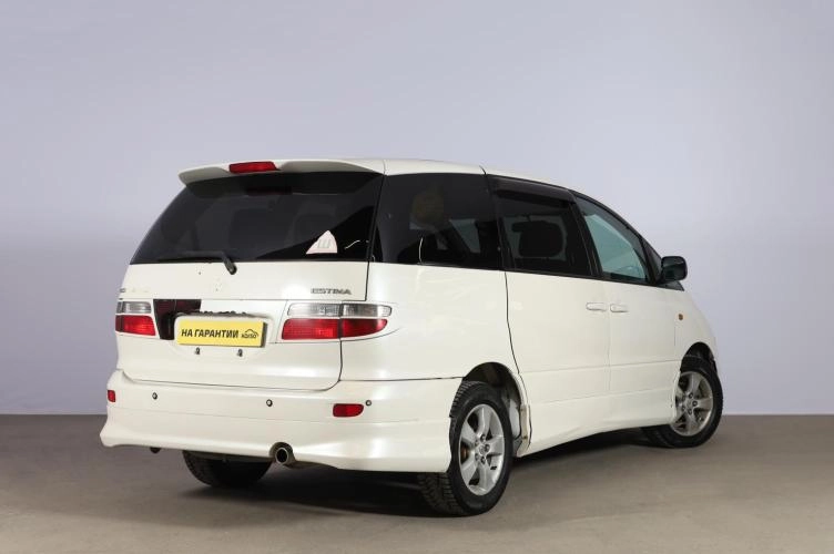 Toyota Estima 6 из 6