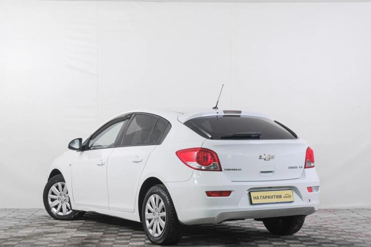 Chevrolet Cruze 4 из 6