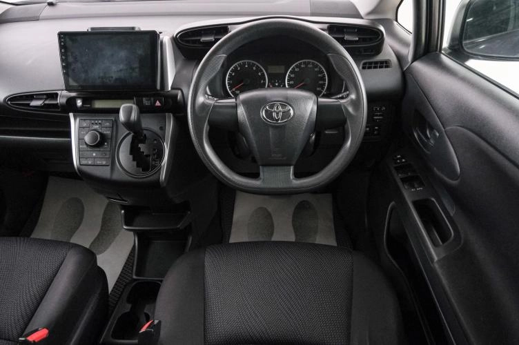 Toyota Wish 14 из 21