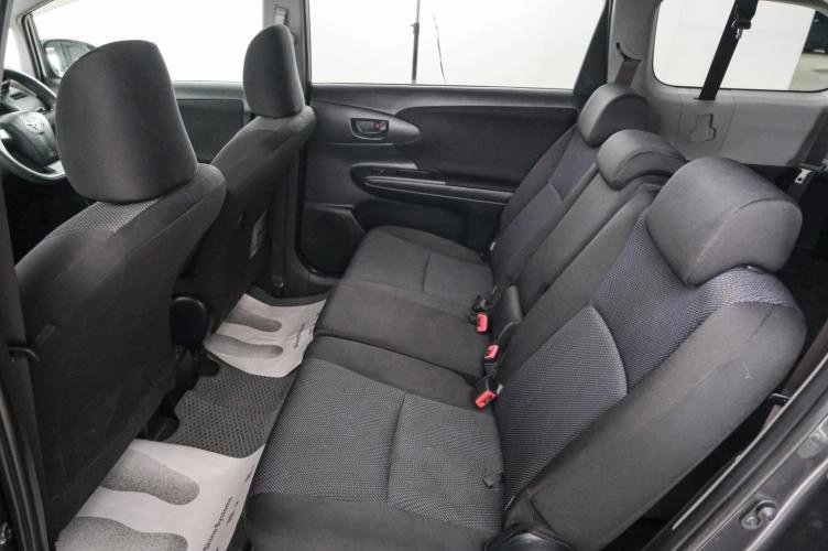Toyota Wish 19 из 21