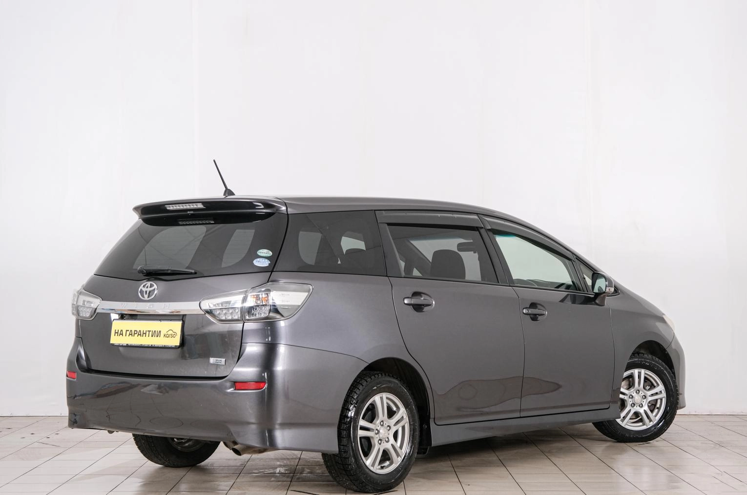 Toyota Wish 6 из 21