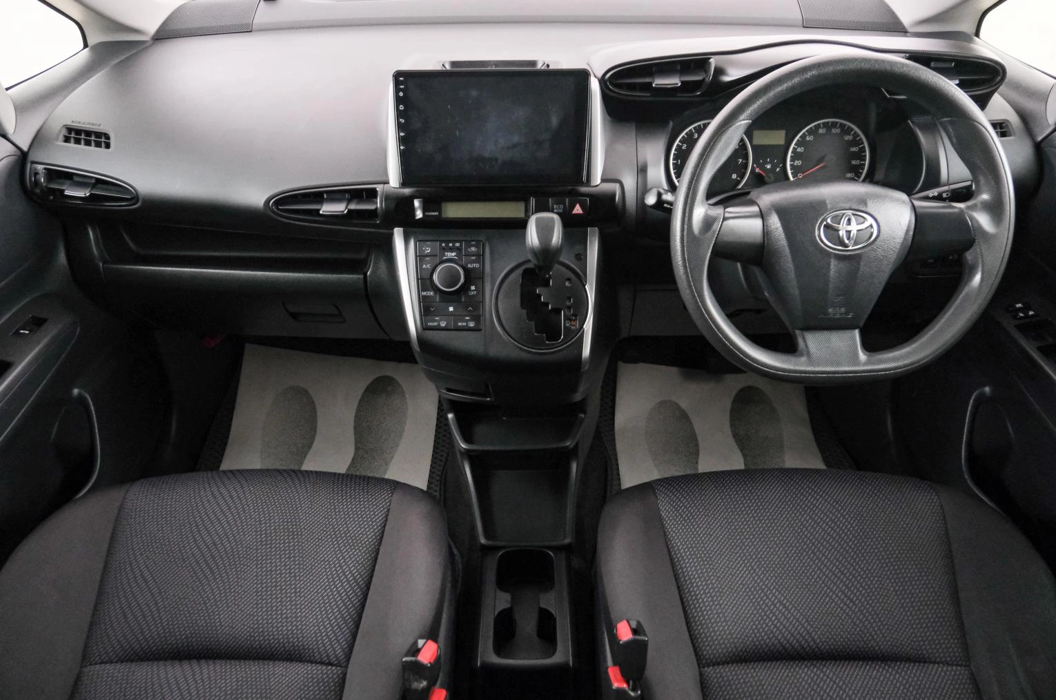 Toyota Wish 10 из 21