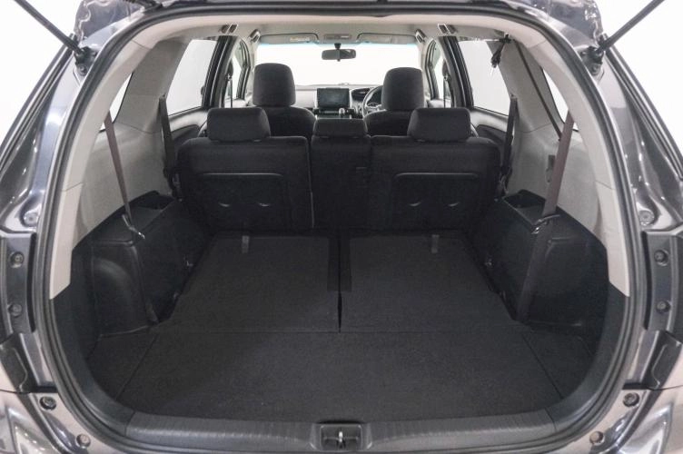 Toyota Wish 21 из 21