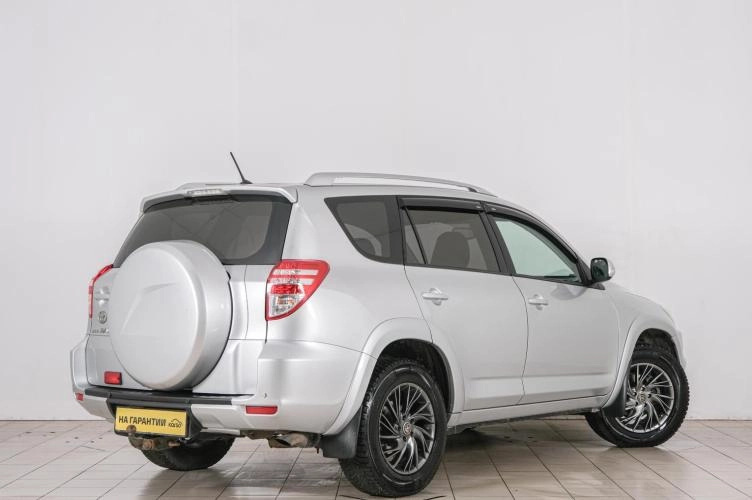 Toyota RAV4 5 из 6