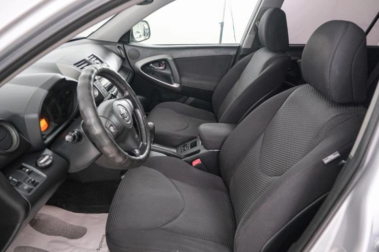 Toyota RAV4 6 из 6