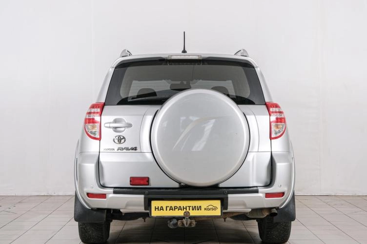 Toyota RAV4 4 из 6