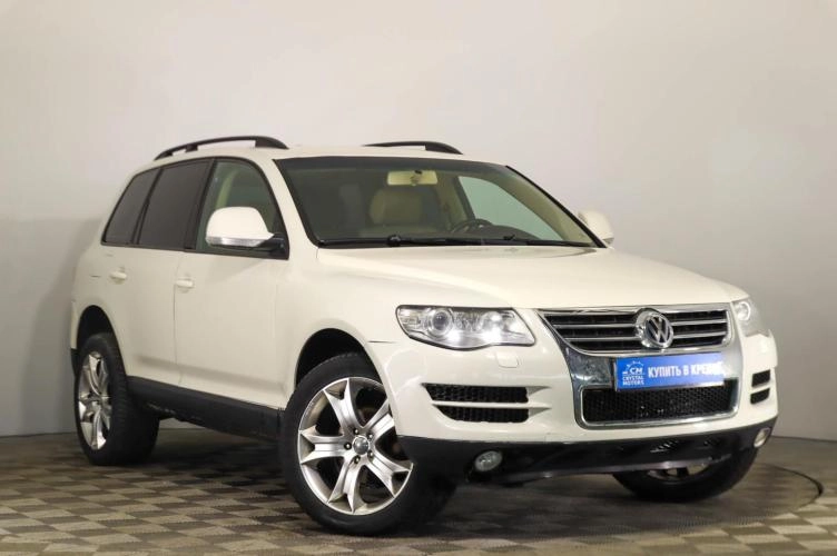 Volkswagen Touareg 1 из 6