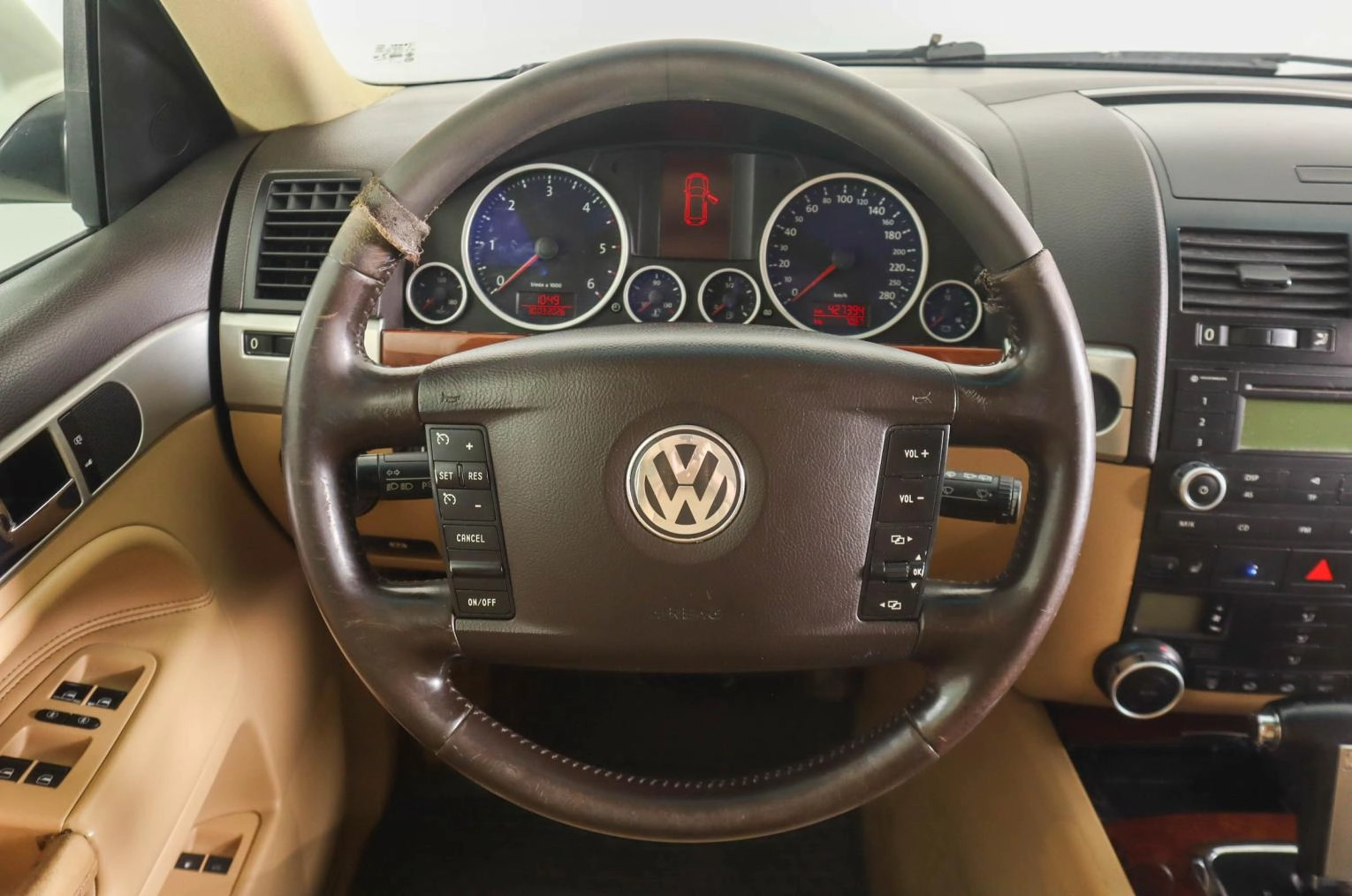 Volkswagen Touareg 15 из 23