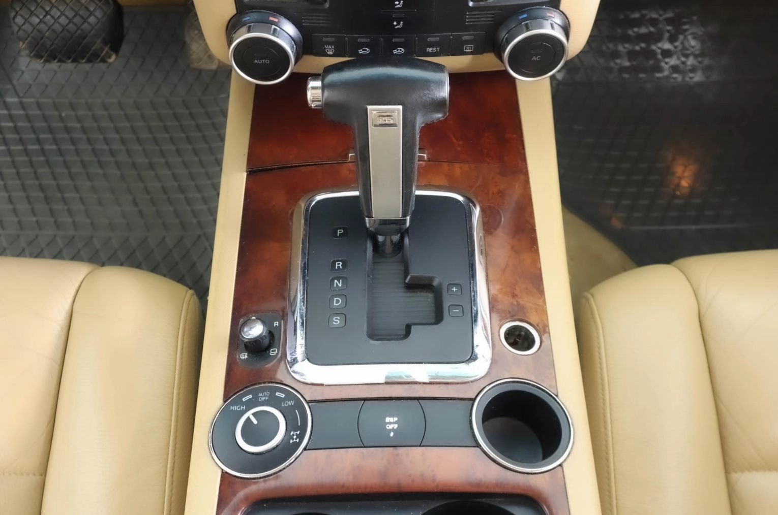 Volkswagen Touareg 20 из 23