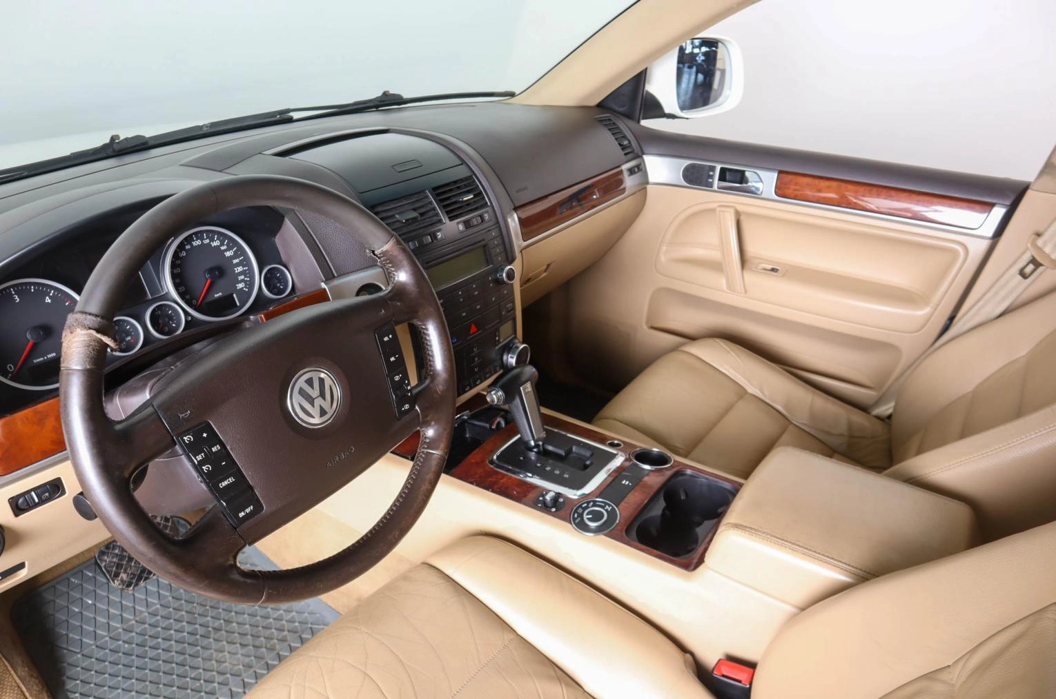 Volkswagen Touareg 8 из 23