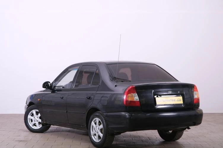 Hyundai Accent 4 из 6
