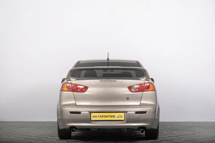 Mitsubishi Lancer 4 из 6