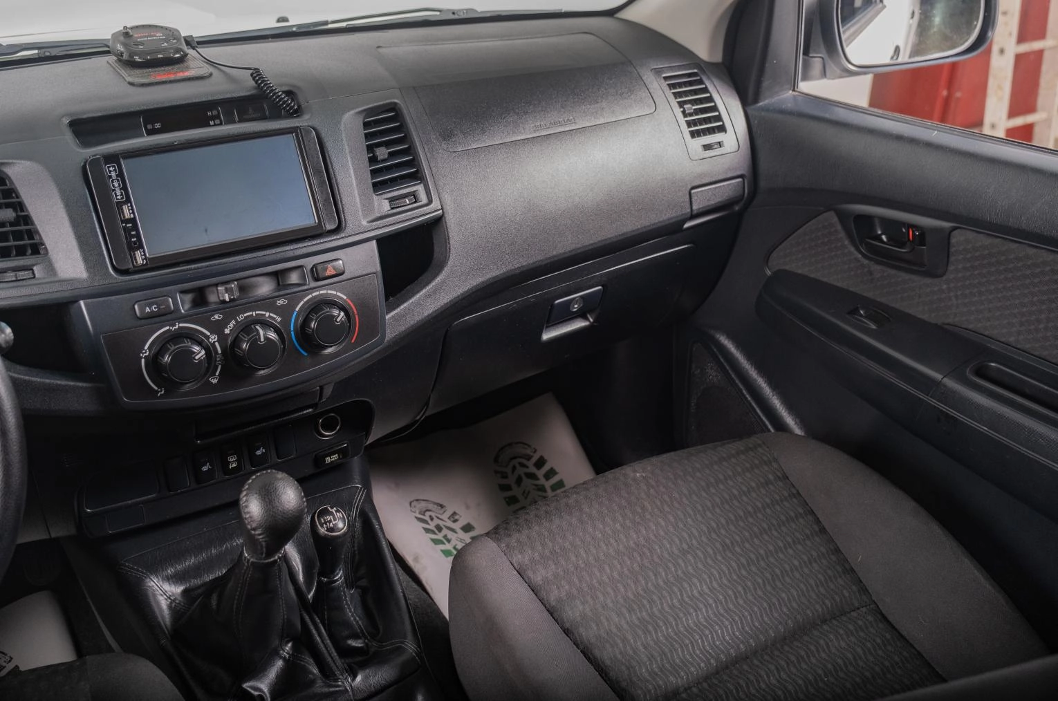 Toyota Hilux 11 из 16